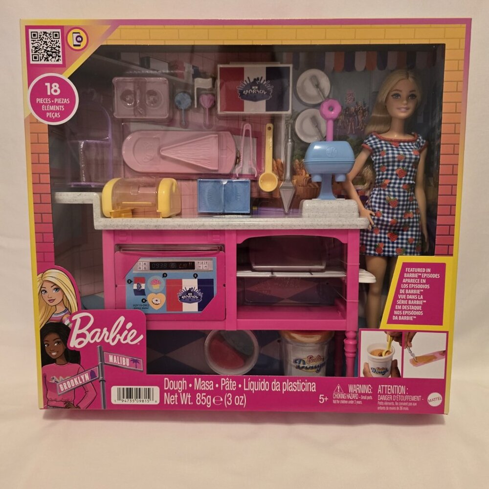 Barbie "Malibu" Doll and 18 Pastry-Making Pieces Playset